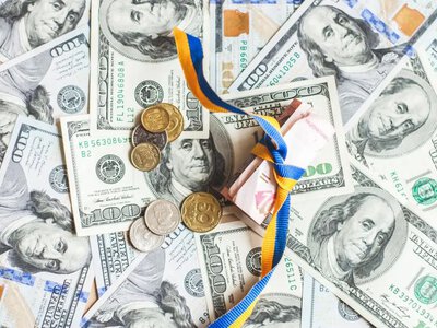 Долар подешевшав після різкого зростання: який курс валют встановив НБУ на 12 червня