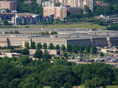 «Поліція працює в костюмах хімічного захисту». У Пентагоні проводять евакуацію через «інцидент із небезпечними матеріалами»