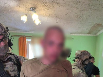 Спецоперація КОРДу в Ужгороді: затримано озброєного чоловіка, який забарикадувався з родиною