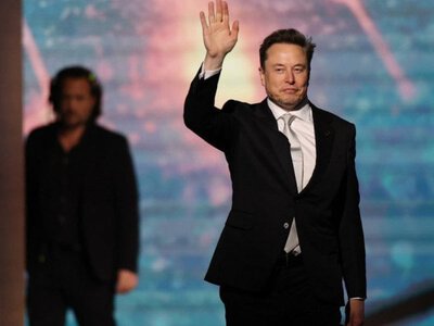 Ілон Маск офіційно став першим доларовим трильйонером в історії людства