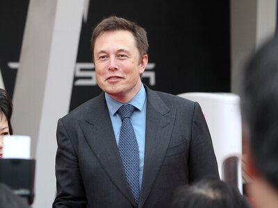 Ілон Маск став першим у світі трильйонером після рекордного IPO SpaceX