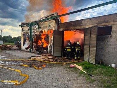 На Хустщині трапилася пожежа на деревообробному підприємстві