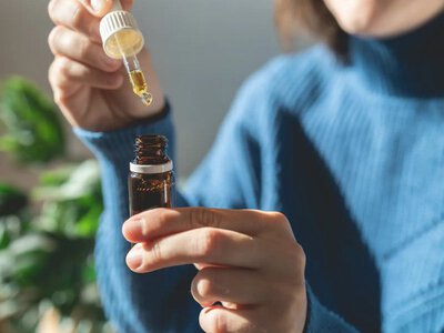 В Україні вперше пацієнти отримали рецепти та купили ліки на основі медичного канабісу