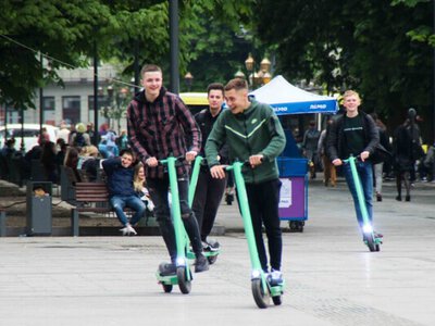 У Львові пропонують обмежити прокат електросамокатів для дітей: що зміниться