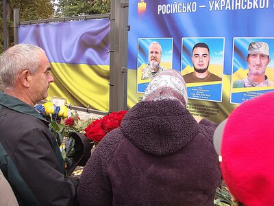  ІДУТЬ В НЕБУТТЯ НАШІ ЗЕМЛЯКИ 