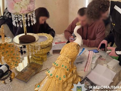 У Києві судитимуть угруповання “магів” та “ворожок”, які виманювали гроші у людей, зокрема родин загиблих військових