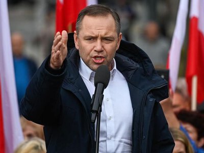 У Польщі пояснили, чому питання позбавлення ордена Зеленського відклали