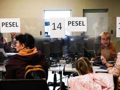 Українці у Польщі ризикують втратити статус UKR: що треба зробити до 31 серпня?