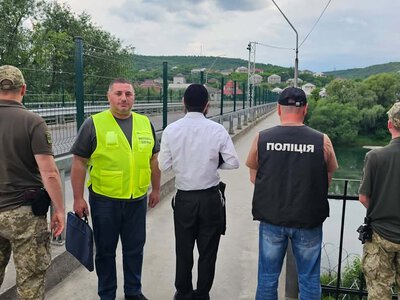 В Умані міграційники виявили чоловіка, який обходив закон за допомогою двох паспортів