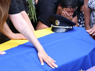 На Чернігівщині попрощалися з капітаном поліції, який загинув внаслідок атаки ворожого дрона (Фото, Відео)