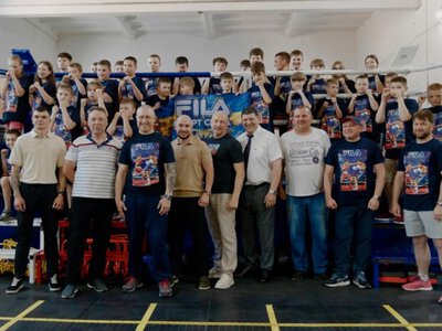 Шосткинська федерація боксу спільно з FILA провели відкрите тренування та передали понад 200 футболок + Відео