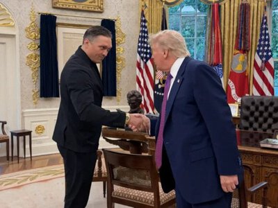 Боксер Олександр Усик зустрівся у Білому домі з Дональдом Трампом