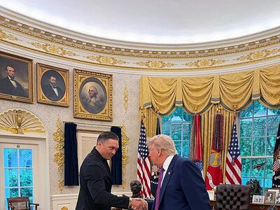 Усик зустрівся з Трампом у Білому домі: фото з'явилося у мережі. ОНОВЛЕНО