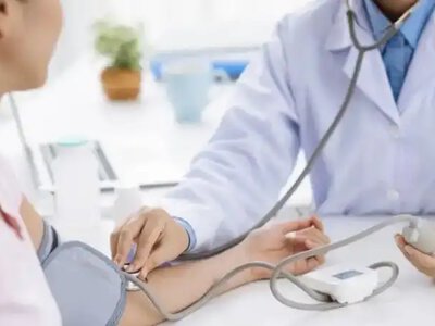 Сьогодні у парку Шевченка в Рівному лікарі проводитимуть огляди
