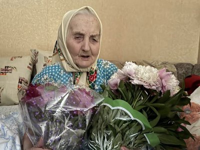 Пережила Голодомор і війну: шосткинку Ксенію Бірюк привітали зі 100-річним ювілеєм