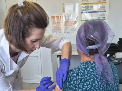 На Сарненщині мобільні медбригади обстежили близько 500 людей та провели понад 400 щеплень
