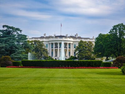 Біля Білого дому з'явився загадковий шифр проти Трампа: чому влада почала розслідування