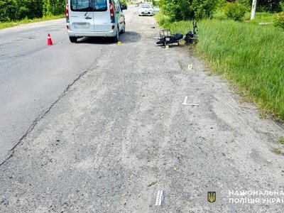 У Рівненському районі водій мінівена наїхав на велосипедиста