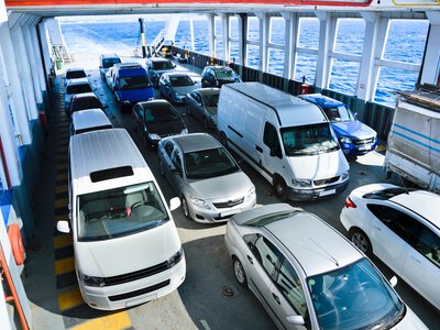 Українцям перепишуть правила ввезення посилок і авто: до чого готуватися покупцям