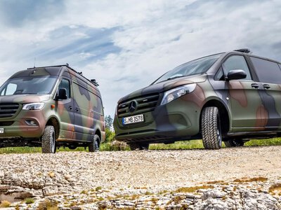 Mercedes продемонстрував військову техніку від G-класу до вантажівок (ФОТО)