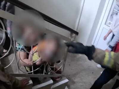 На Рівненщині рятували дитину, яка застрягла головою в огорожі