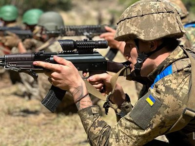 Росію атакували дрони, НАТО стягує війська, а Трамп не буде зустрічатися із Зеленським
