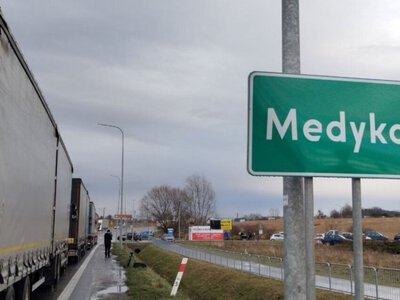 З понеділка на одному з пунктів пропуску з Польщею обмежать пропуск автобусів