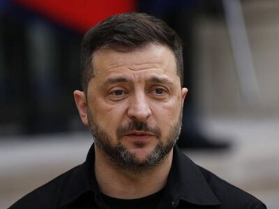 Кремль втрачає контроль: Зеленський оприлюднив секретні звіти розвідки, що лежать на столі у Путіна, та анонсував неминучу зміну влади в РФ