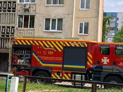 У Луцьку під час пожежі у багатоповерхівці врятували пенсіонера: чоловік з численними опіками у лікарні