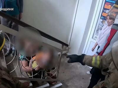 Дворічна дитина застрягла головою у металевій конструкції на Рівненщині (відео)