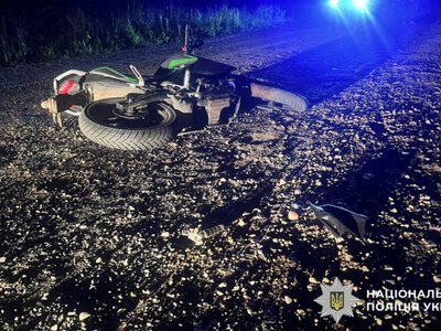 На Буковині 17-річний мотоцикліст з'їхав у кювет та перекинувся