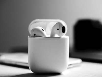 AirPods почали глючити: простий спосіб повернути навушники до життя