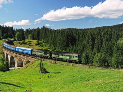 Укрзалізниця повідомила про значні затримки поїздів у напрямку Закарпаття