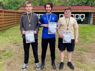 Юні спортсмени з Горішніх Плавнів тріумфували на чемпіонаті України зі стрільби