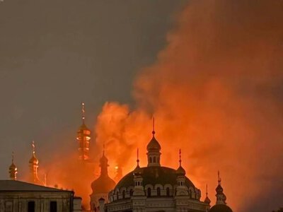РФ завдала удару по Києво-Печерській лаврі: на даху Успенського собору спалахнула пожежа. ФОТО, ВІДЕО