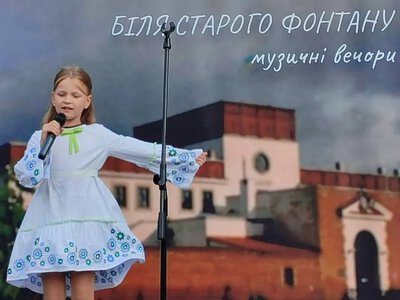 У Дубні на музичному вечорі «Біля старого фонтану» донатили для військових