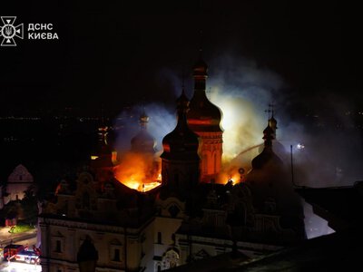Росія атакувала Києво-Печерську лавру: в Успенському соборі спалахнула пожежа