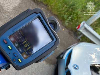 У Тереблечі водій BMW їхав 161 км/год: патрульні винесли постанову