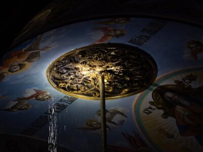 Києво-Печерську лавру відновлять за кошти з резервів – Зеленський
