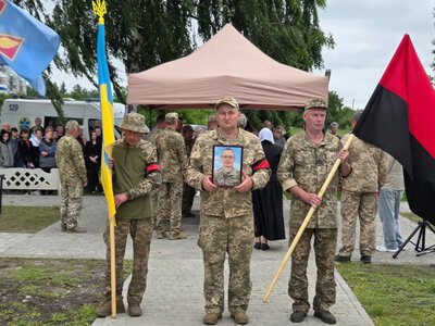 У Миргороді попрощалися із захисником Сергієм Деркачем