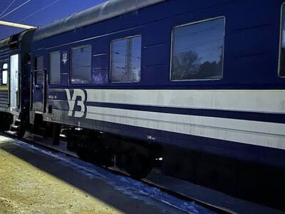 Через обстріл поїзди до Ужгорода та Солотвина відстають від графіка на кілька годин