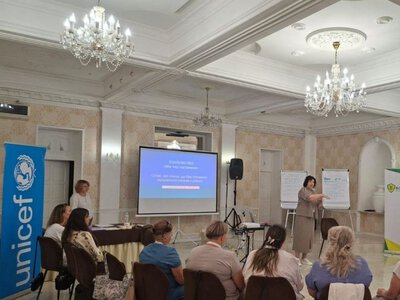 Фахівців Херсонщини навчали, як спілкуватися з дітьми під час евакуації