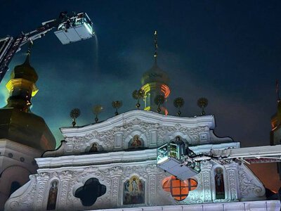 Не мають нічого святого: після атаки на Київ горів Успенський собор, є загиблі та постраждалі