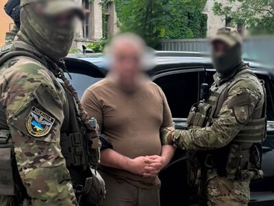Офіцера на Одещини затримали за спробу продати зняття з розшуку