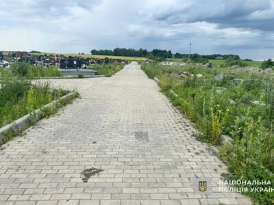 Трагедія біля Тернополя: 63-річний чоловік загинув, випавши з ковша трактора