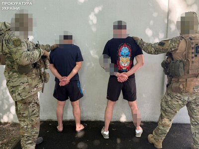 Електрошокер, побиття та вигаданий борг: у Дніпрі затримали трьох здирників