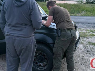 Троє порушників на Житомирщині намагалися ловити рибу павуками й гарпуном — інспектори склали протоколи