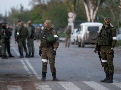 Поблизу Генічеська російські окупанти масово перефарбовують військову техніку у цивільні кольори, - АТЕШ