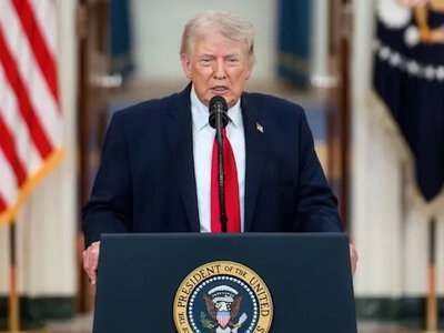Трамп стверджує, що плату за прохід через Ормузьку протоку запроваджено не буде