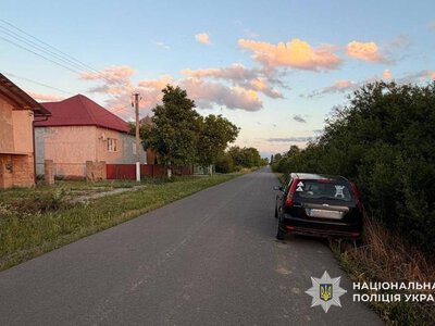 На Берегівщині 15-річний хлопець сів за кермо легковика та збив 10-річну дівчину